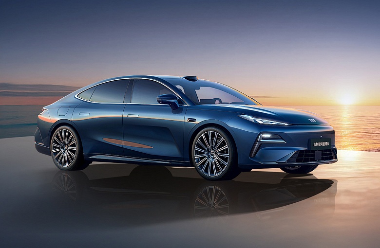 Седан Geely Galaxy Star 8 в разы популярнее Toyota Camry в Китае на старте продаж: 10&nbsp;000 предзаказов всего за 6 дней